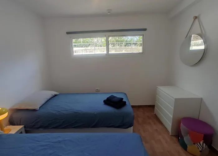 - Gt Near Yumbo * 普拉亚戴尔雷安格莱斯